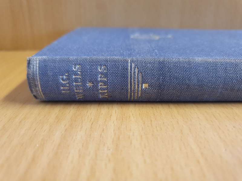 Kipps by H.G. Wells
