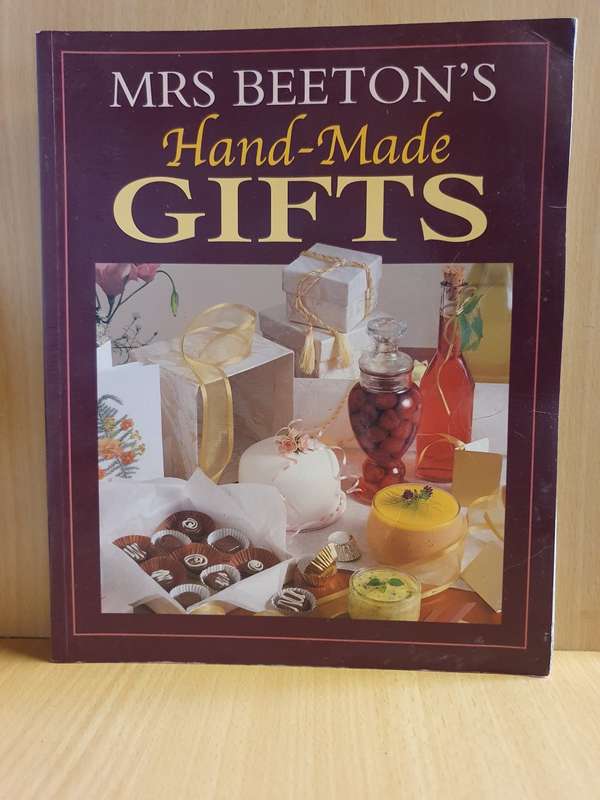 Mrs Beeton`s Hand-Made Gifts (Paperback)