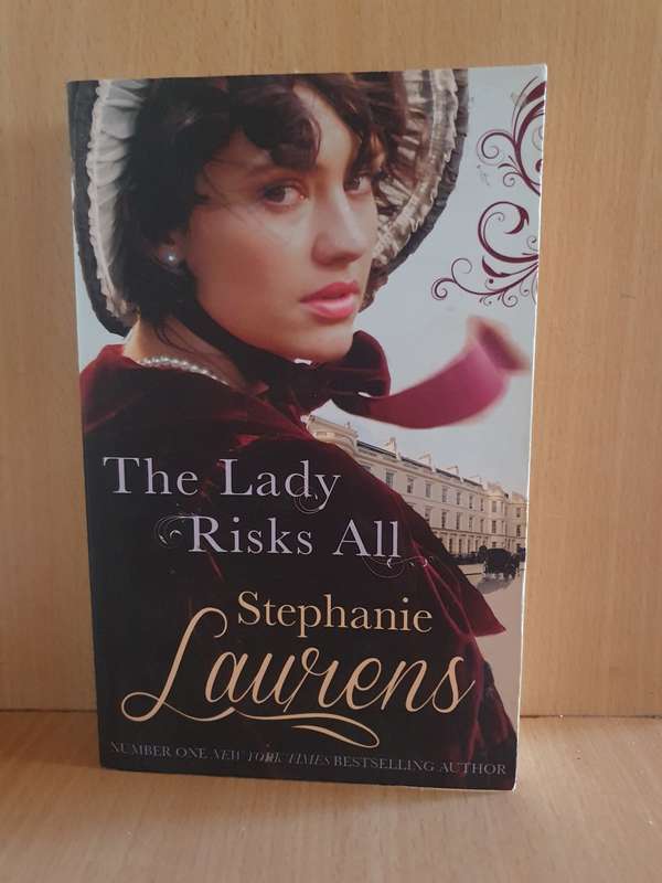 The Lady Risks All: Stephanie Laurens (Paperback)