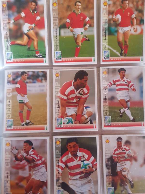 Rugby Collector`s Album (Rugby World Cup 1995)  includes 203 Shell Rugby Trading cards