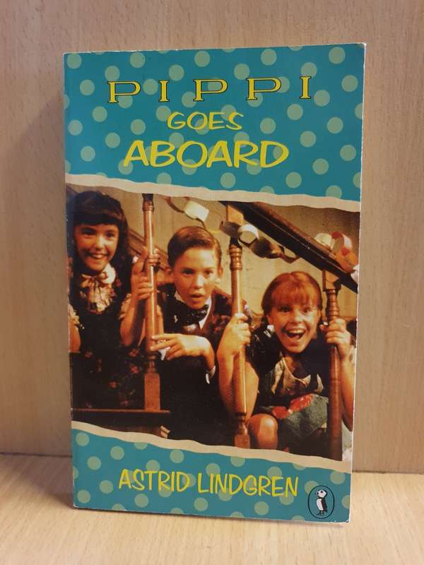 Pippi Goes Abroad: Astrid Lindgren (Paperback)