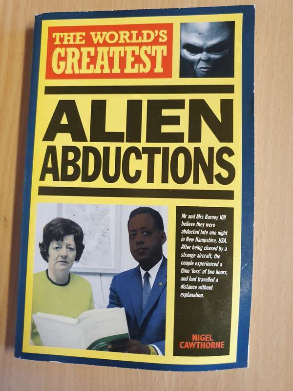 The World`s Greatest - Alien Abductions Nigel Cawthorne (Paperback)