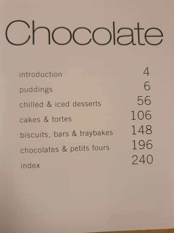 Chocolate - A Collection of over 100 essential recipes (Hardcover)