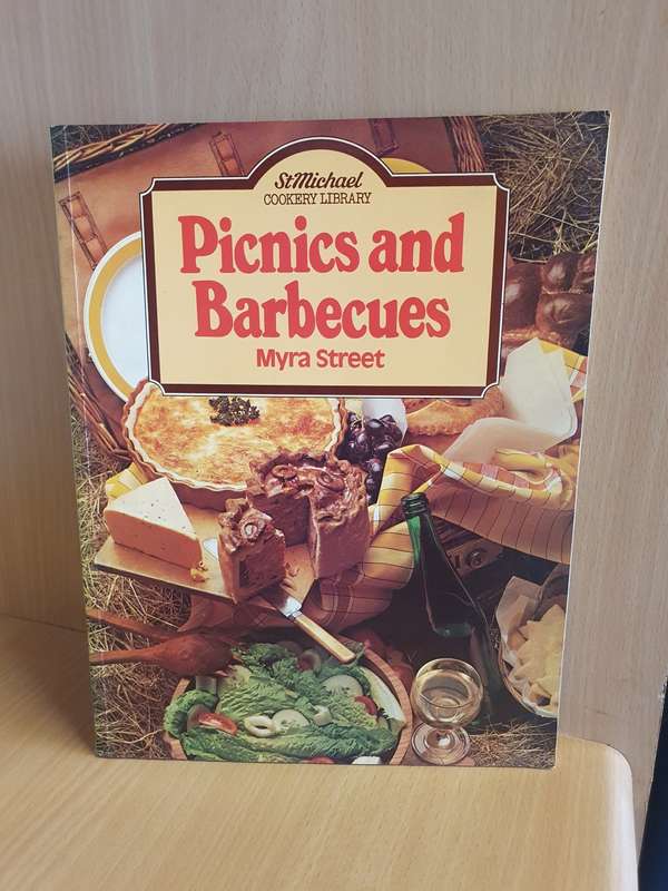 Picnics and Barbecues : Myra Street (Paperback)