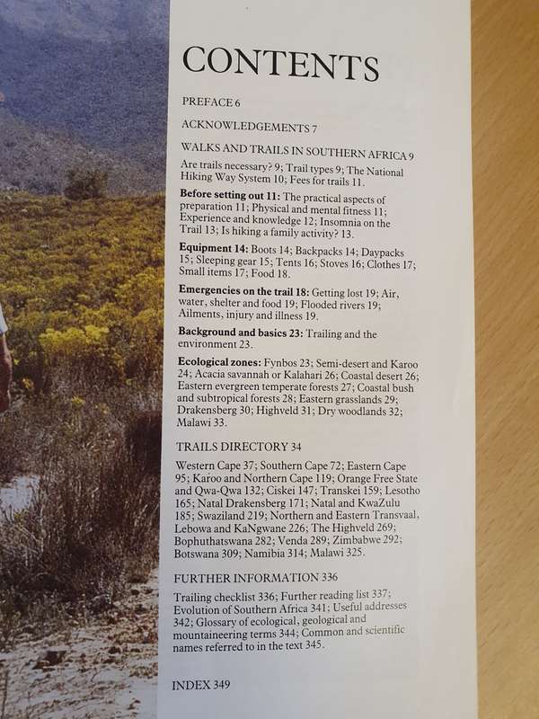 The Complete Guide to Walks and Trails in Southern Africa: Jaynee Levy (Hardcover)