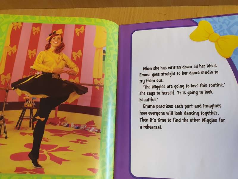 The Wiggles - Emma`s Dance Routine (Hardcover) Book + CD