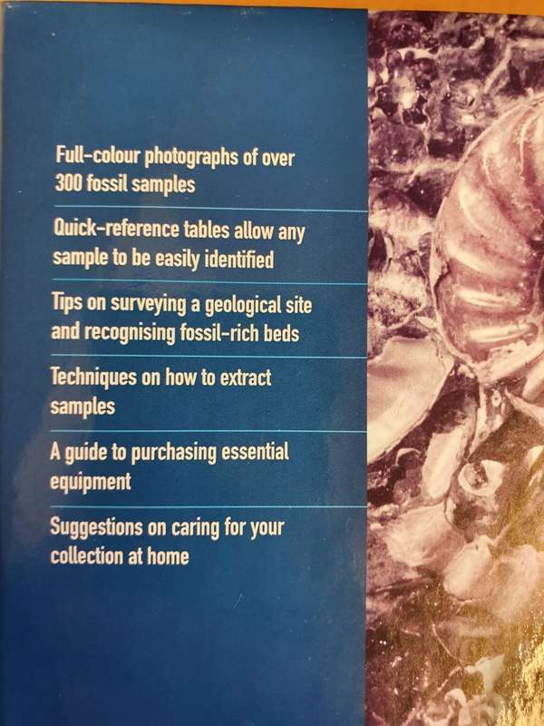 Practical Guide to Fossils : Richard Moody , PhD (Over 300 fossils identified) Hardcover