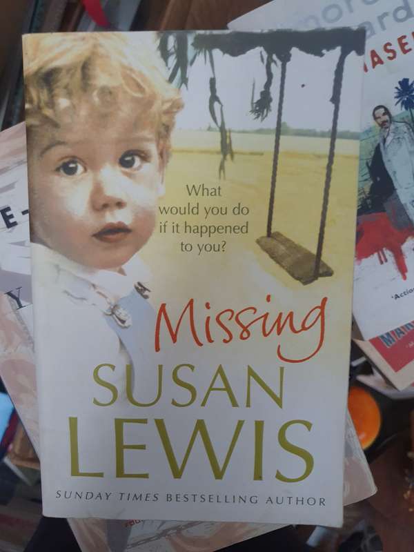 Missing : Susan Lewis (Paperback)