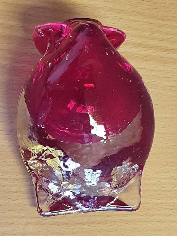 Glass Owl Figurine (height 10cm width 7cm depth 4cm)