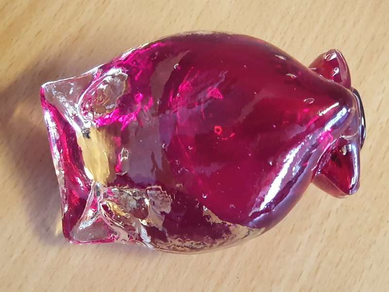 Glass Owl Figurine (height 10cm width 7cm depth 4cm)