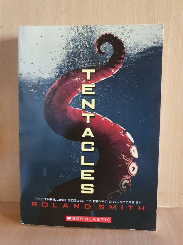 Tentacles: Roland Smith (Paperback)