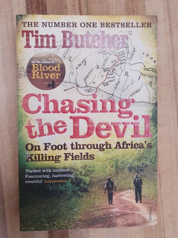 Chasing the Devil: Tim Butcher (Paperback)