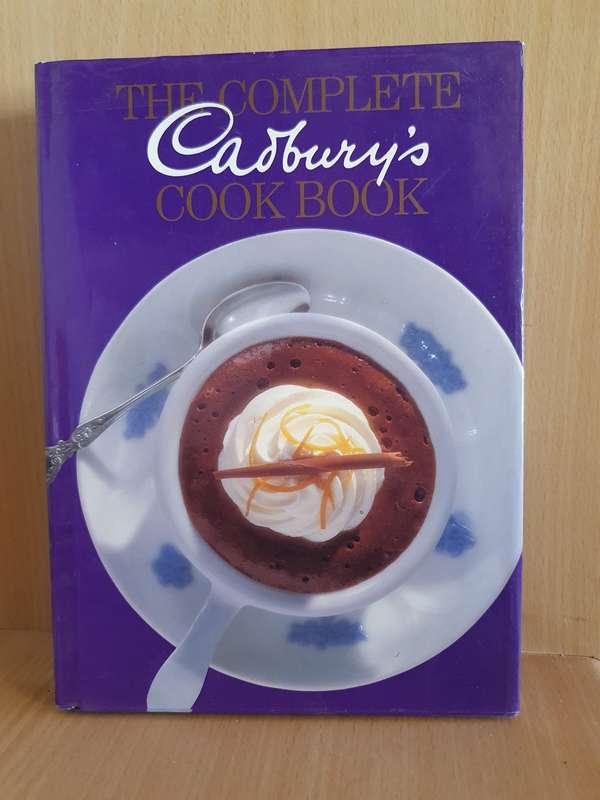 The Complete Cadbury`s Cookbook (Hardcover)