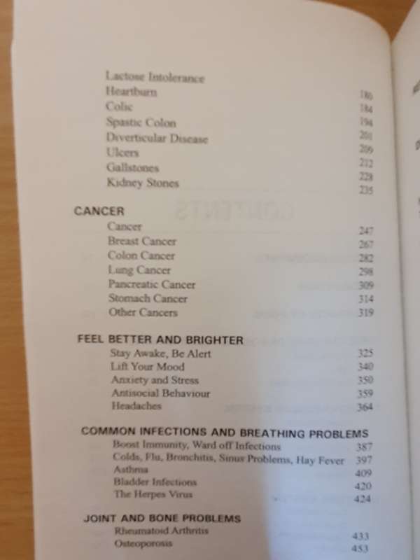 Food Your Miracle Medicine - How Food can Prevent & Treat over 100 Symptoms: Jean Carper