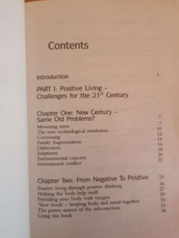 Positive Living - The Complete Guide to Positive Thinking and Personal Success: Vera Peiffer