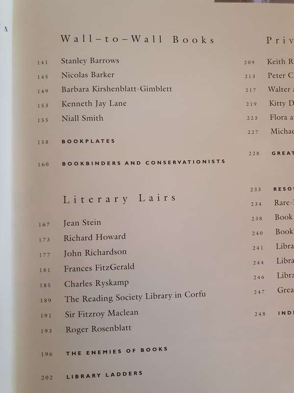 At Home with Books - How Booklovers Live with and care for their Libraries: Estelle Ellis