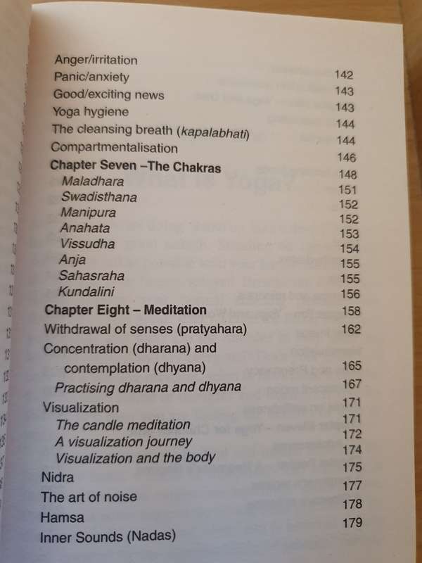 Geddes & Grosset - Practising Yoga - Harmony/Lifestyle/Peace/Asanas/Chakras/Relaxation