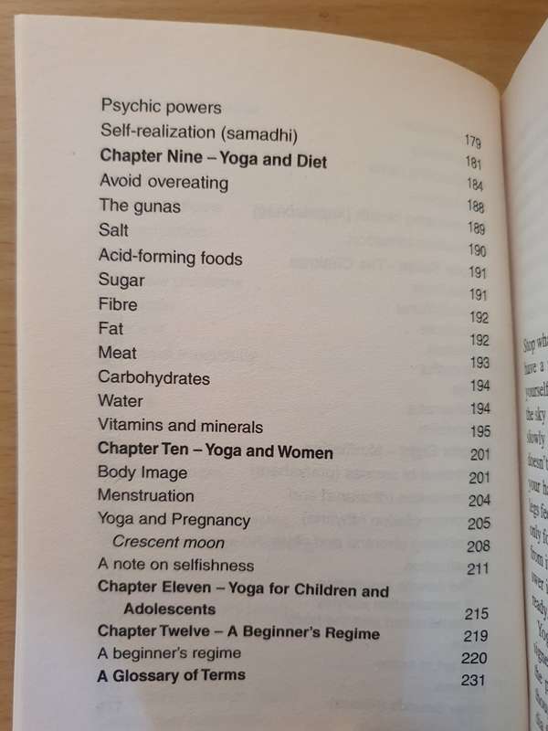 Geddes & Grosset - Practising Yoga - Harmony/Lifestyle/Peace/Asanas/Chakras/Relaxation