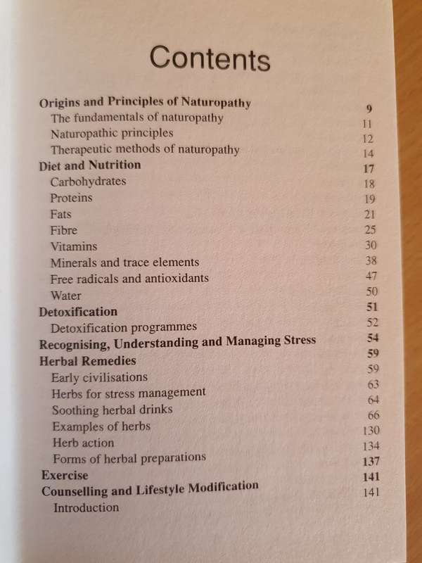 Geddes & Grosset - Naturopathy - Pocket Reference Digest (Hardcover)