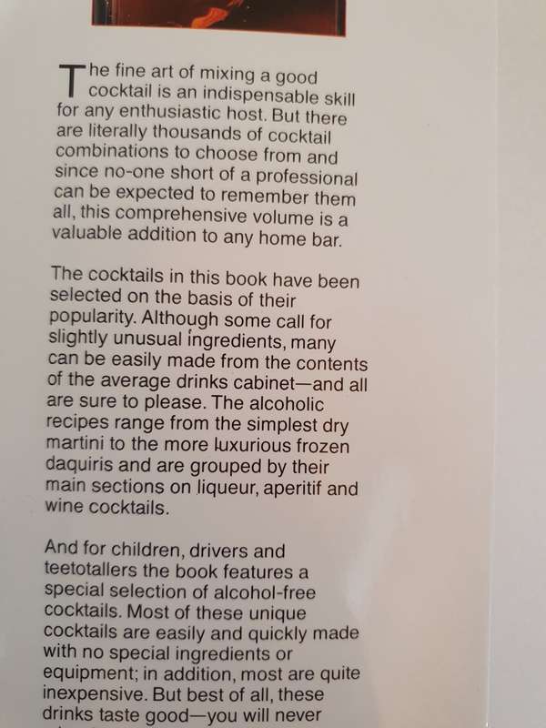 Cocktails - Over 500 Recipes for Every Occasion: Mike Darton (Hardcover)