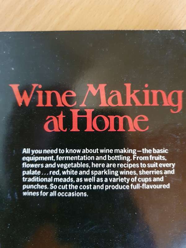 Wine Making at Home: Francis Pinnegar (Paperback)