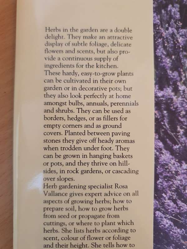 Gardening with the experts - Herbs: Rosa Vallance (Hardcover)