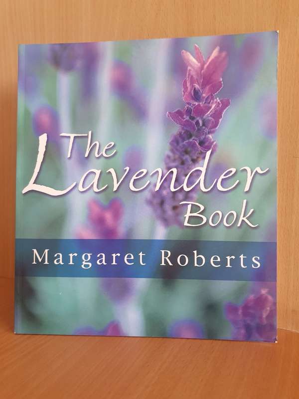 The Lavender Book : Margaret Roberts (Paperback)