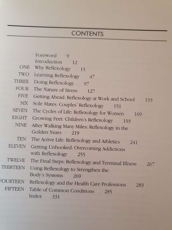 The Reflexology Handbook - A Complete Guide: Laura Norman (Paperback)