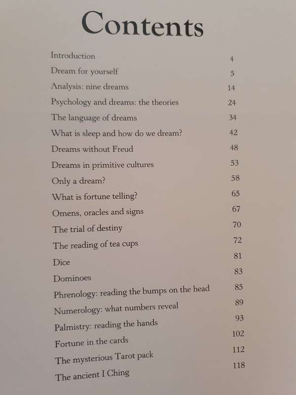 Dreams & Destiny - Telling Fortunes & Reading Dreams: Marshall Cavendish  (Hardcover)