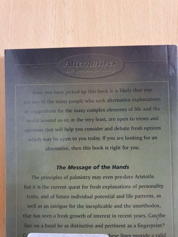 The Message of The Hands - Understanding the Principles of Palmistry: Peter West (Paperback)