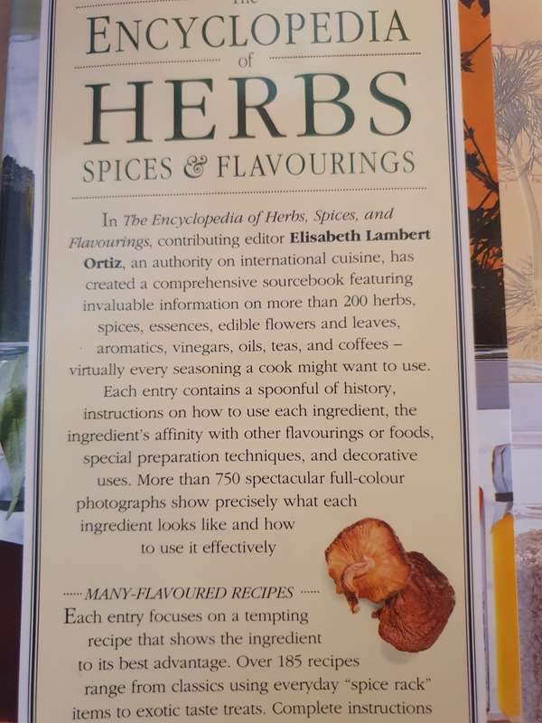The Encyclopedia of Herbs Spices & Flavourings: Elisabeth Lambert Ortiz (Hardcover)