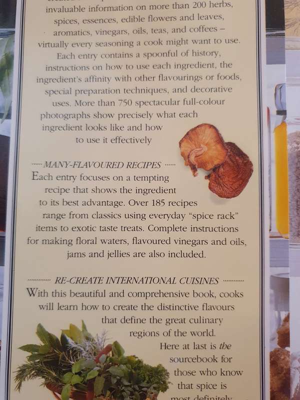 The Encyclopedia of Herbs Spices & Flavourings: Elisabeth Lambert Ortiz (Hardcover)