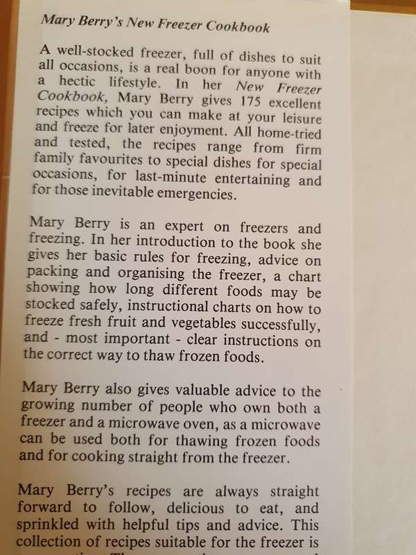 Mary Berry`s New Freezer Cookbook (Hardcover)