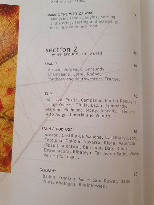 Wine - A comprehensive guide to drinking and appreciating wine: Julie Arkell (Hardcover)