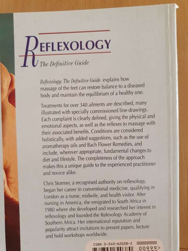 Reflexology - The Definitive Guide : Chris Stormer (Paperback)