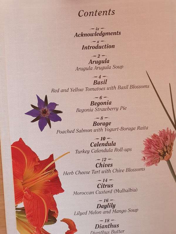 Edible Flowers - A Kitchen Companion with Recipes: Kitty Morse (Hardcover)