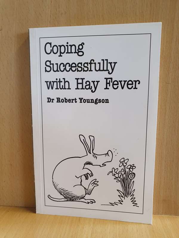Coping Successfully with Hay Fever by Dr Robert Youngson (Paperback)