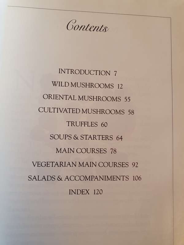 A Gourmet`s Book of Mushrooms and Truffles : Jacqui Hurst, Lyn Rutherford (Hardcover)