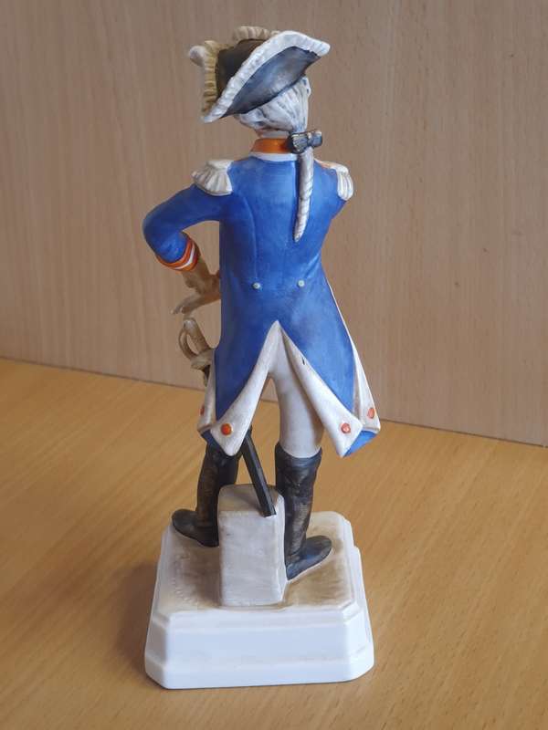 W. Goebel Figurine - Officier De La Garde - West Germany