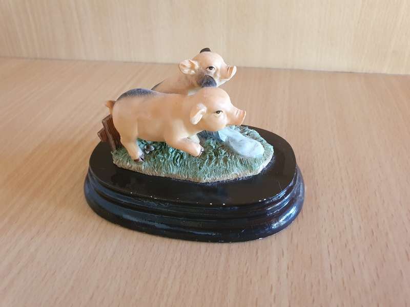 Pig Figurine - Regency Fine Arts (10cm x 6cm height 6cm)