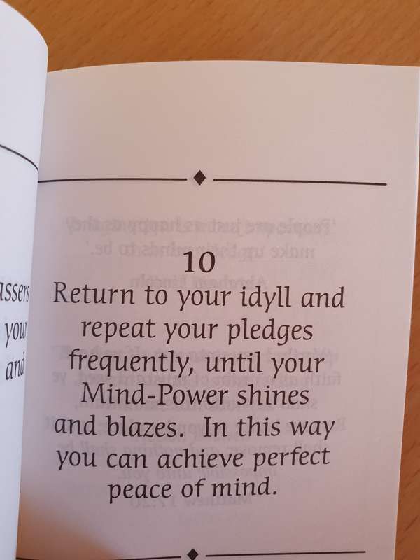 Uri Geller`s Little Book of Mind-power (11cm x 8cm)