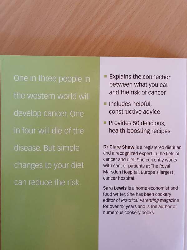 Hamlyn - Cancer Food, Facts & Recipes: Dr Clare Shaw (Recipes by Sara Lewis) Paperback