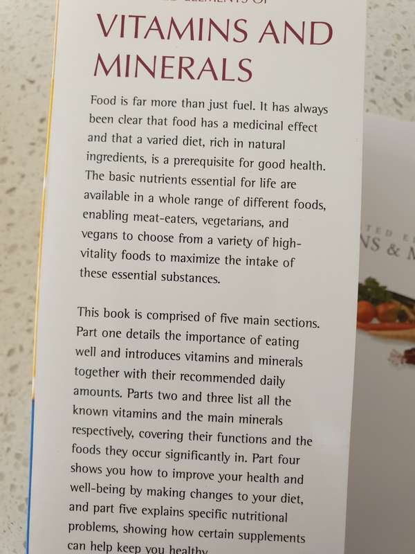 Illustrated Elements of Vitamins and Minerals - Karen Sullivan (Paperback)