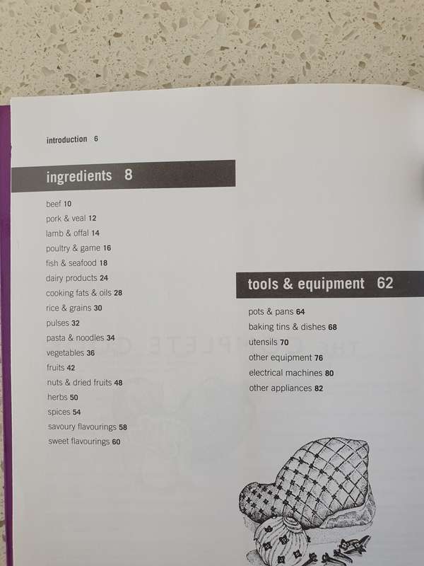 Hamlyn - The Complete Cook (400 ingridients explained, 100 tools and utensils) Paperback