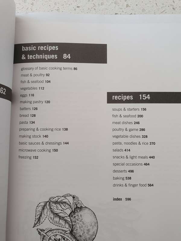 Hamlyn - The Complete Cook (400 ingridients explained, 100 tools and utensils) Paperback