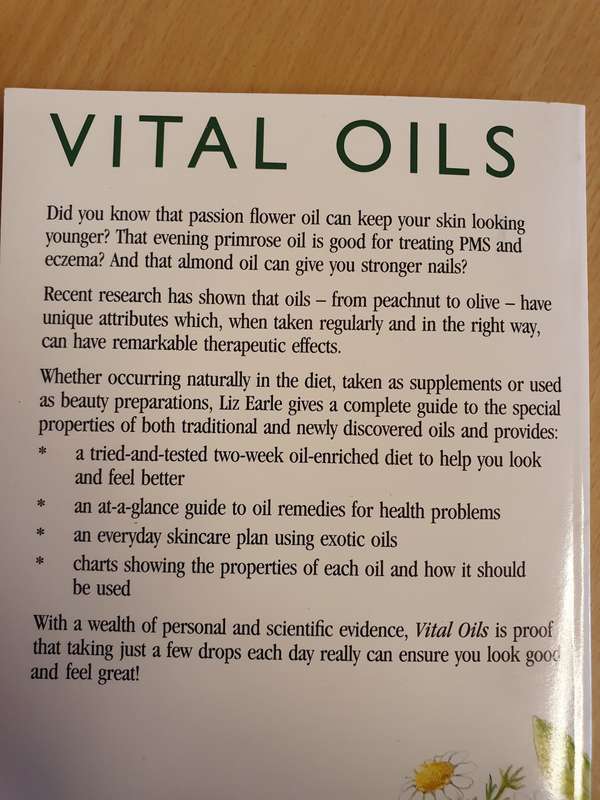 Vital Oils - Discover the dietary secret of oils : Liz Earle (Paperback)