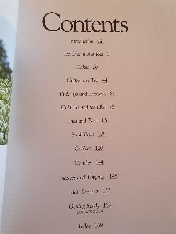 Lee Bailey`s Country Desserts - Cakes, Cookies, Ice Creams, Pies, Puddings & more (Hardcover)