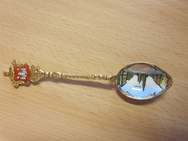 Lot of 10 Souvenir Teaspoons