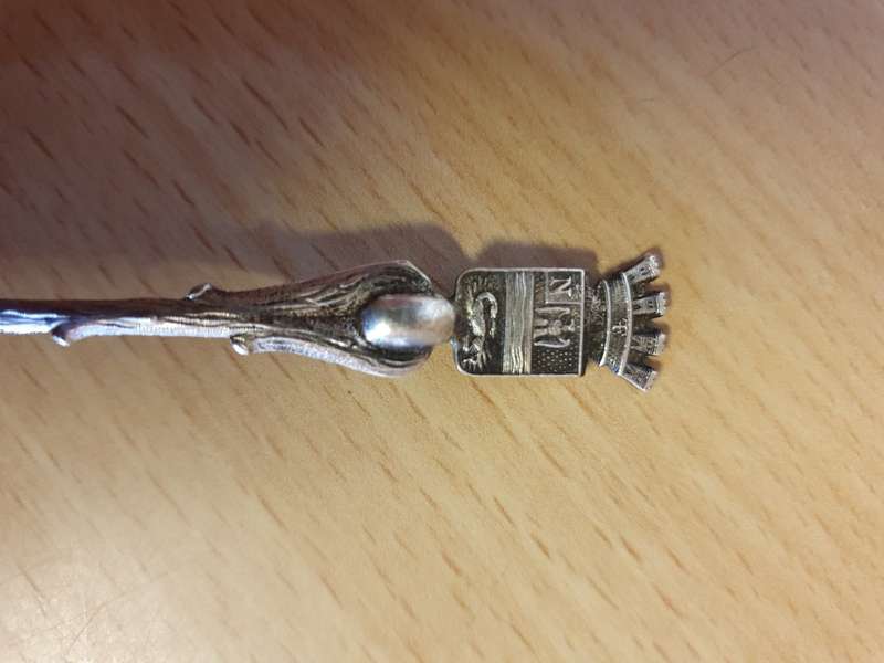 Lot of 10 Souvenir Teaspoons