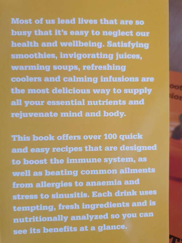 Hamlyn - 100 Health-Boosting Drinks (Juices, Smoothies, Coolers, Infusions, Soups) Paperback